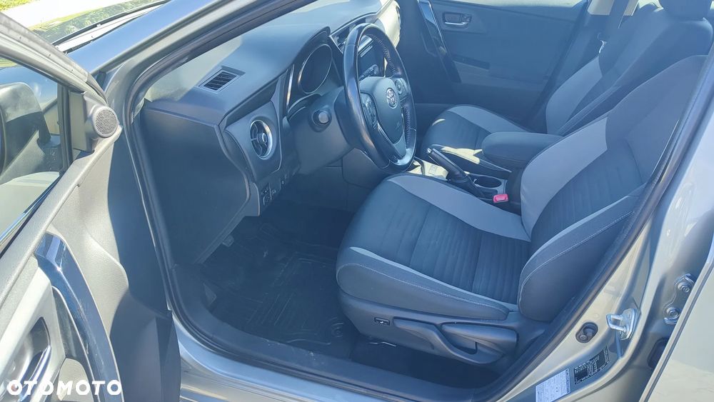 Toyota Auris 1.6 D-4D Premium - 22