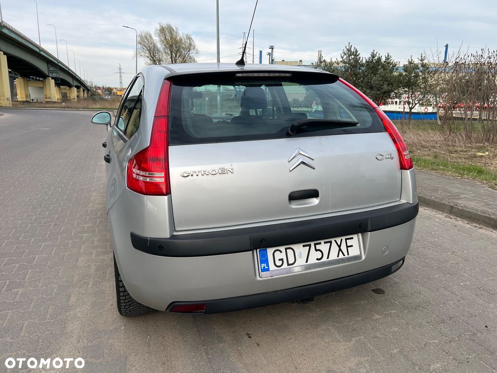 Citroën C4 1.4 16V Advance - 10