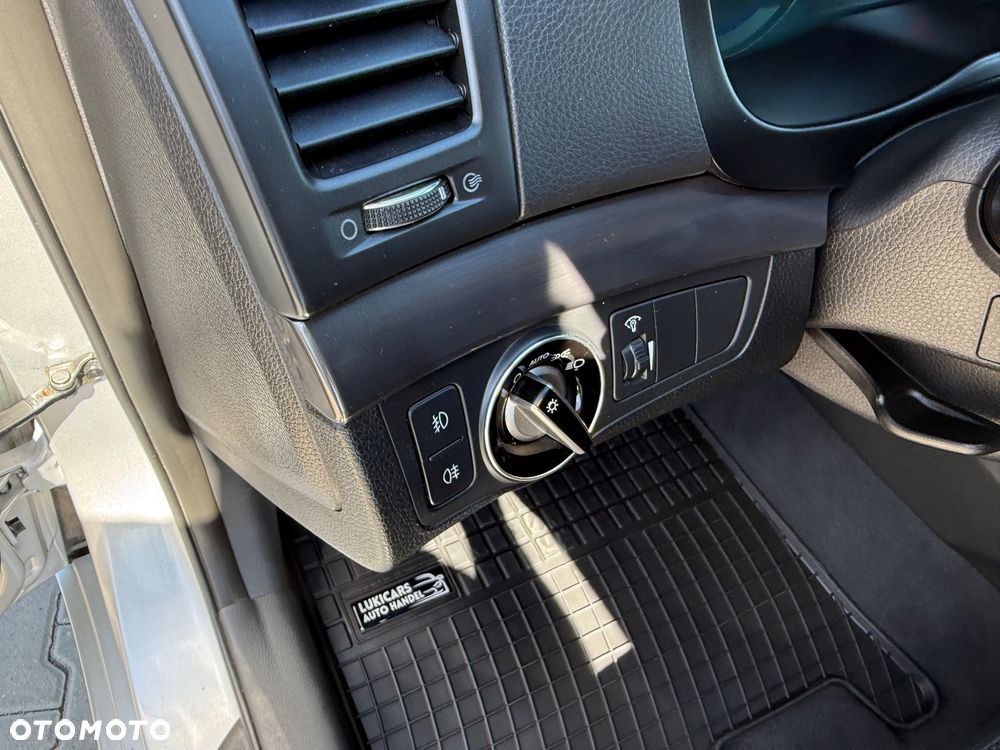 Hyundai i40 Kombi blue 1.6 Family+ - 22