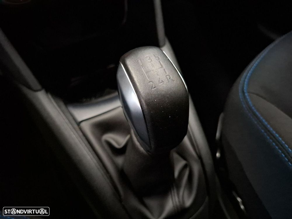 Peugeot 208 1.2 PureTech Signature - 18