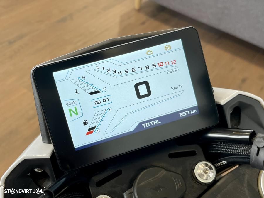 QJ Motor SRK 125S Naked - 14