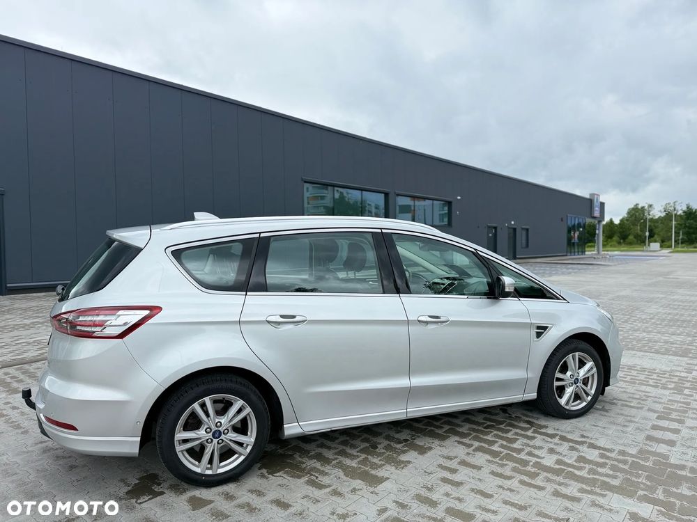 Ford S-Max - 16