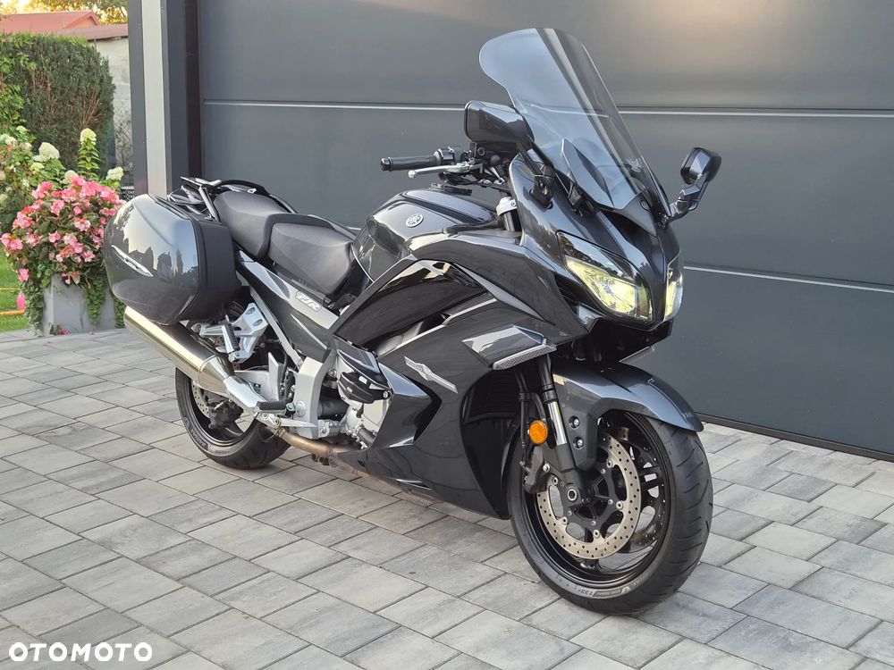 Yamaha FJR - 18