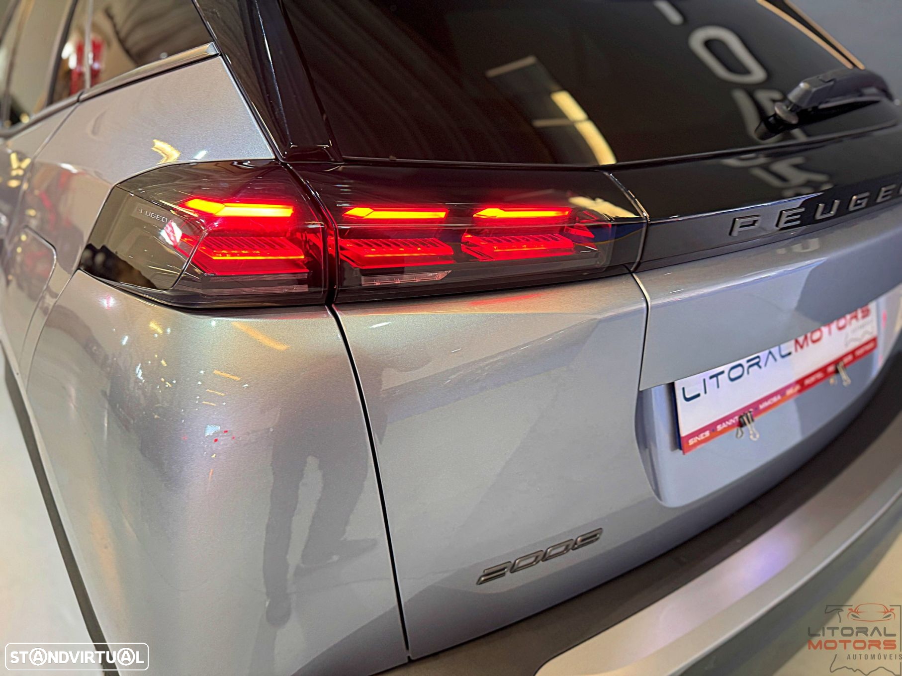 Peugeot 2008 1.2 PureTech Allure - 8