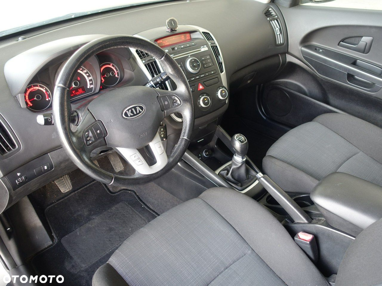 Kia Ceed 1.6 CVVT ISG Spirit - 12