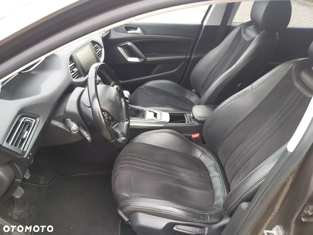 Peugeot 308 1.6 e-HDi Allure S&S - 9