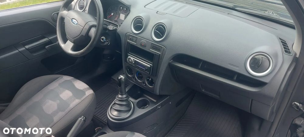 Ford Fusion 1.4 Trend - 14