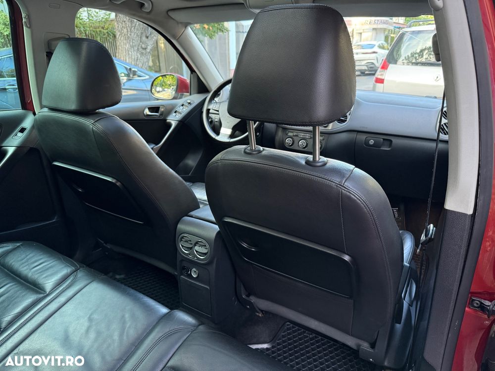 Volkswagen Tiguan - 9