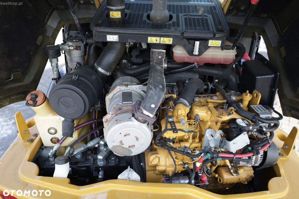 Caterpillar CAT 906M - 37