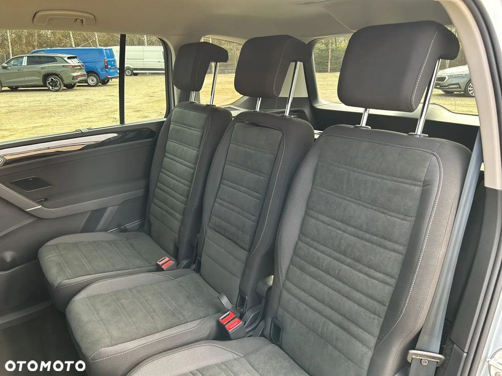 Volkswagen Touran - 8