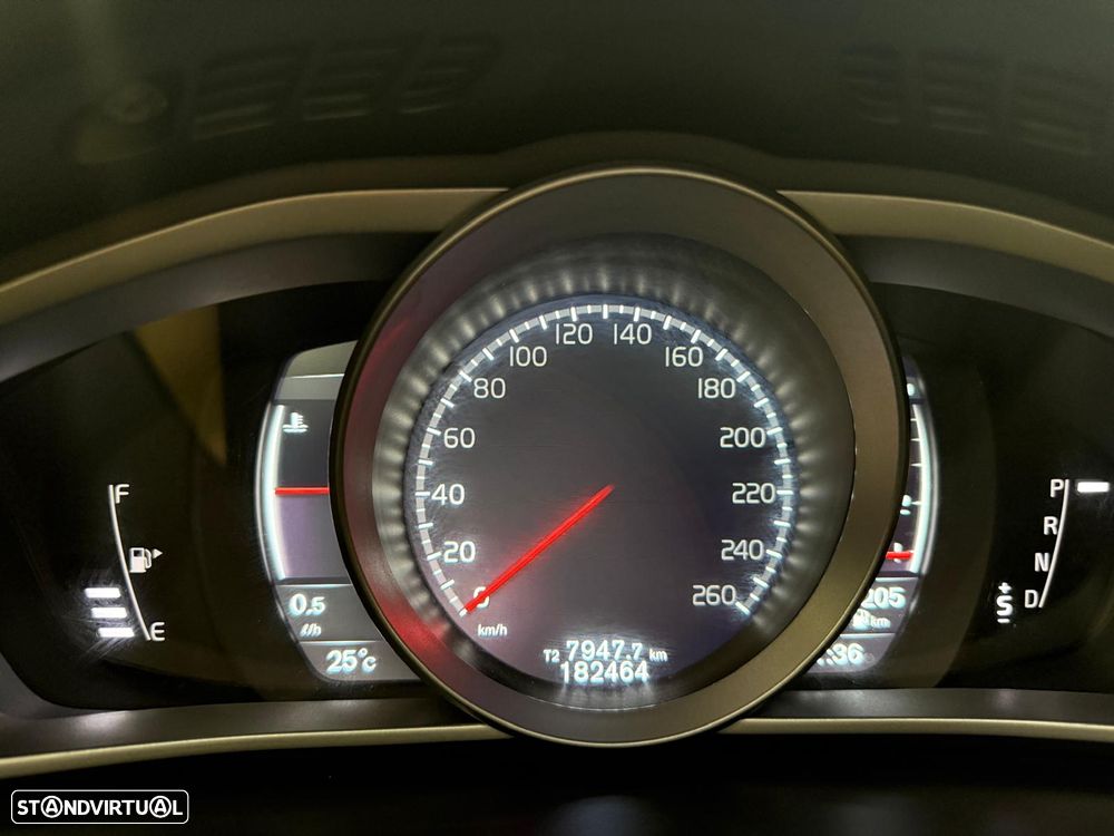 Volvo V40 2.0 D2 Inscription Geartronic - 9