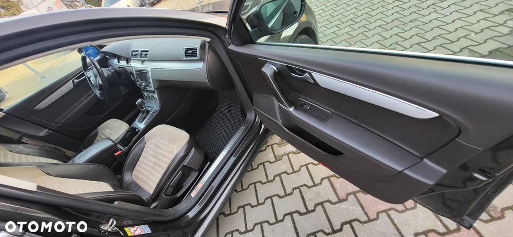 Volkswagen Passat - 15