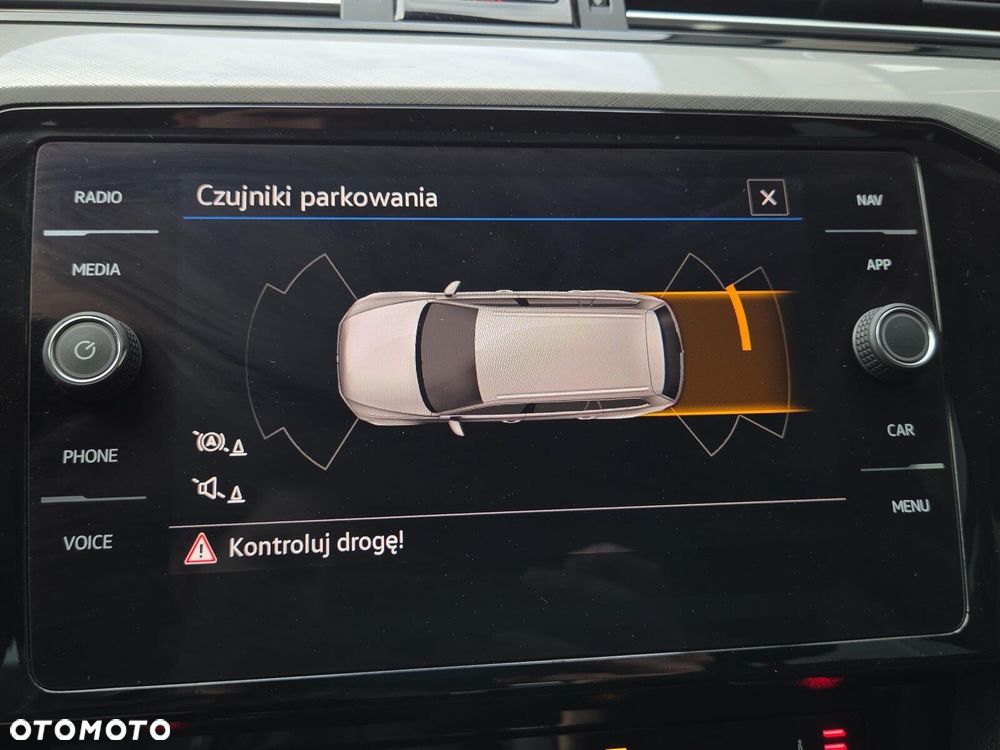 Volkswagen Passat Variant 2.0 TDI EVO Essence DSG - 19