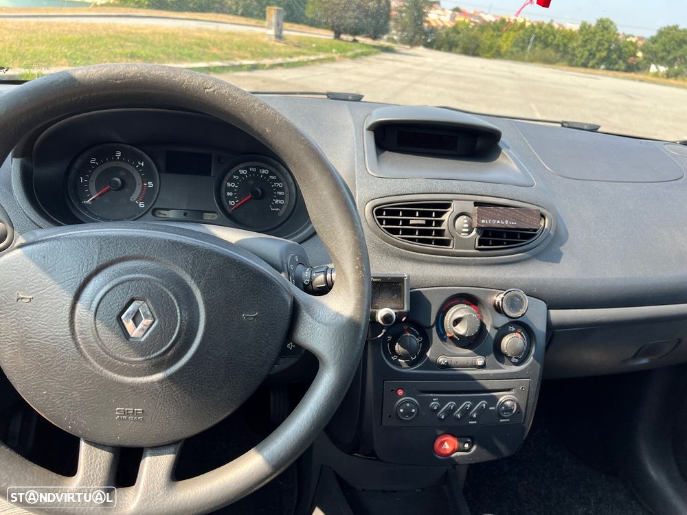 Renault Clio 1.5 dCi Dynamique S - 12