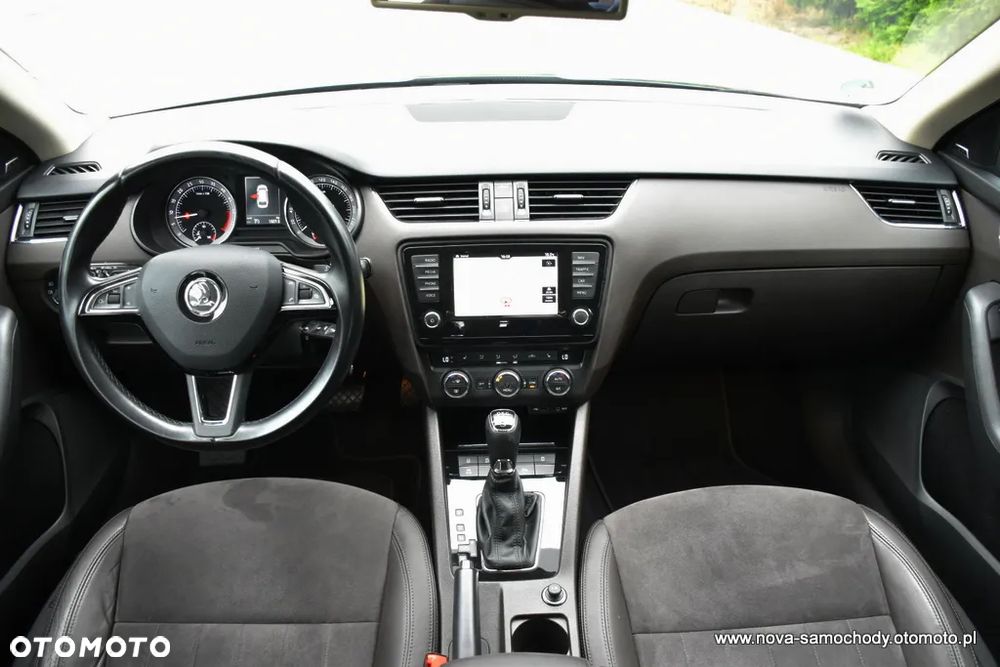 Skoda Octavia 2.0 TDI 4x4 L&K DSG - 26
