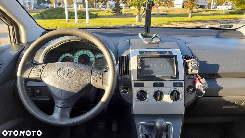 Toyota Corolla Verso - 9