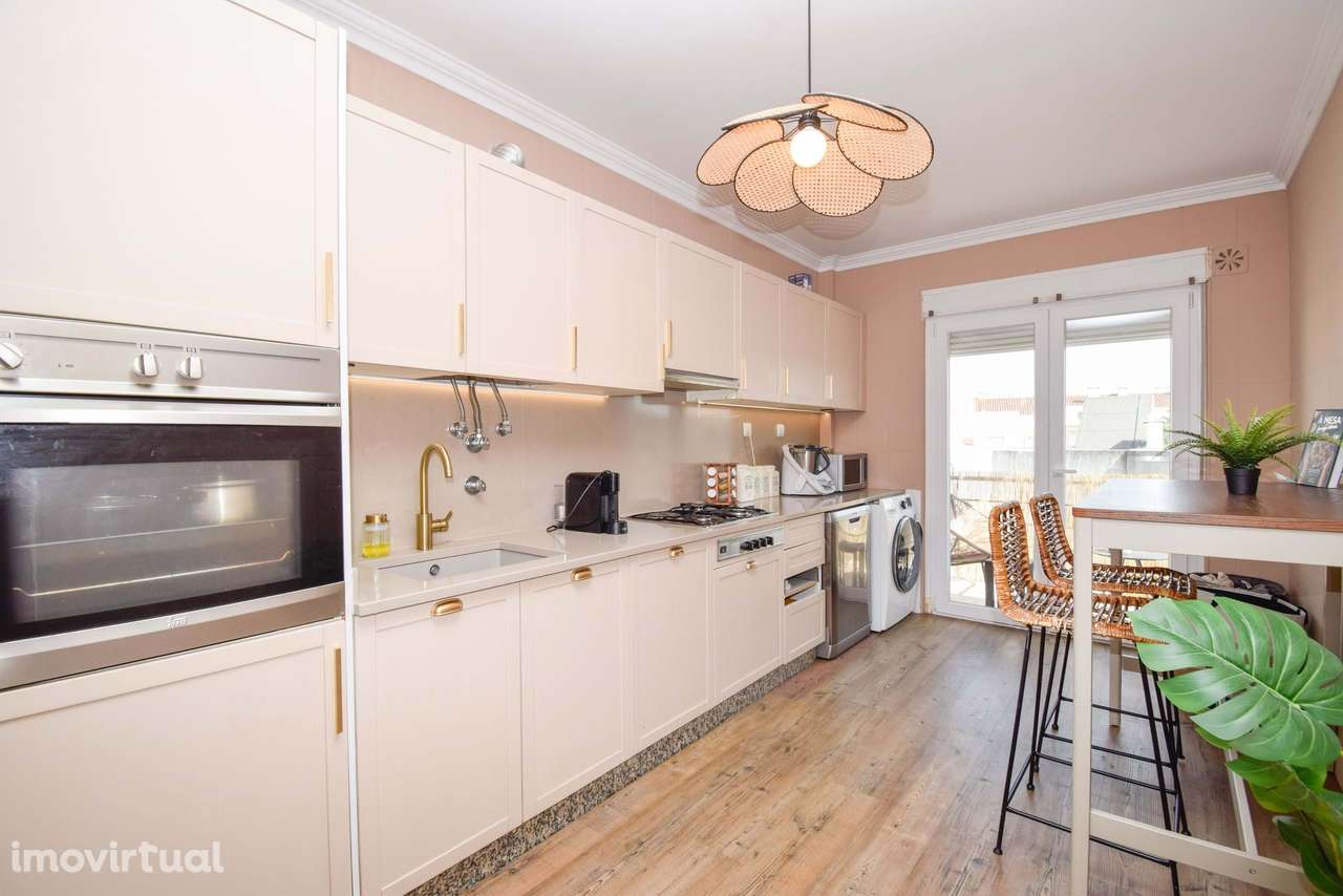 T3+1 no Carregado em Condomínio Fechado com Piscina - Grande imagem: 5/32