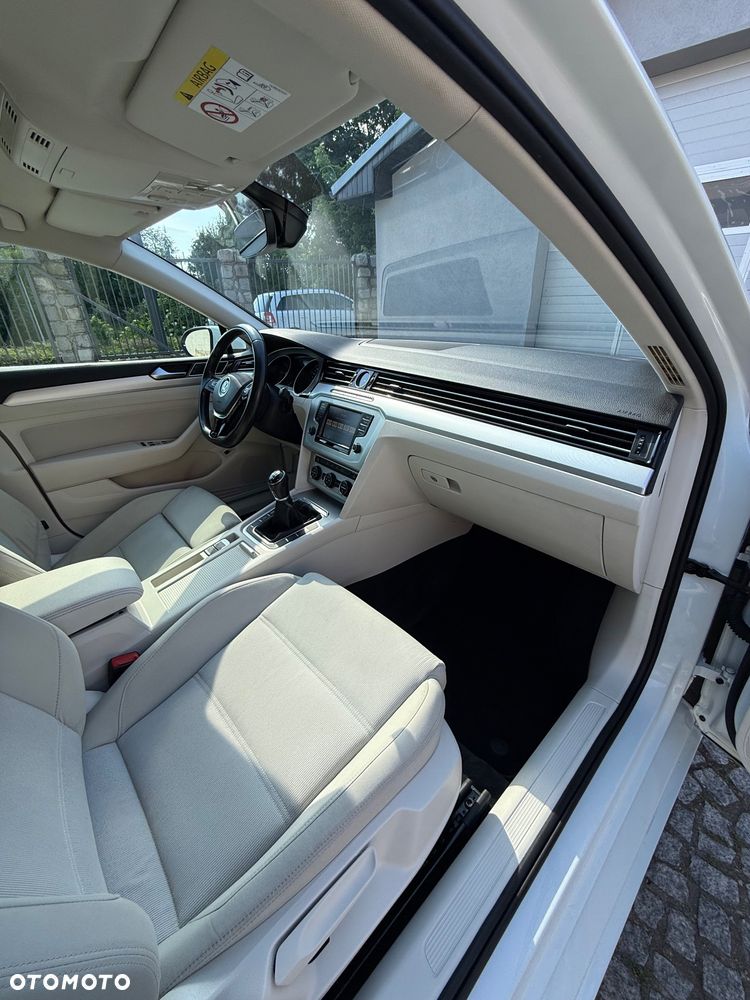 Volkswagen Passat 2.0 TDI SCR (BlueMotion Technology) 4Motion Comfortline - 27