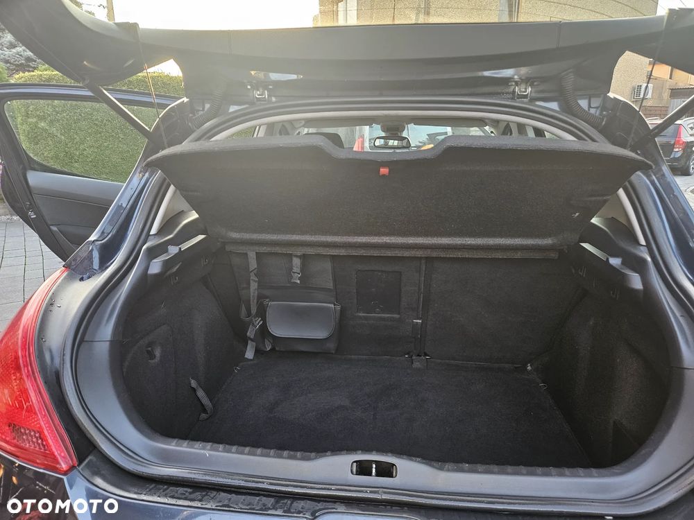Peugeot 308 1.6 HDi Premium - 16