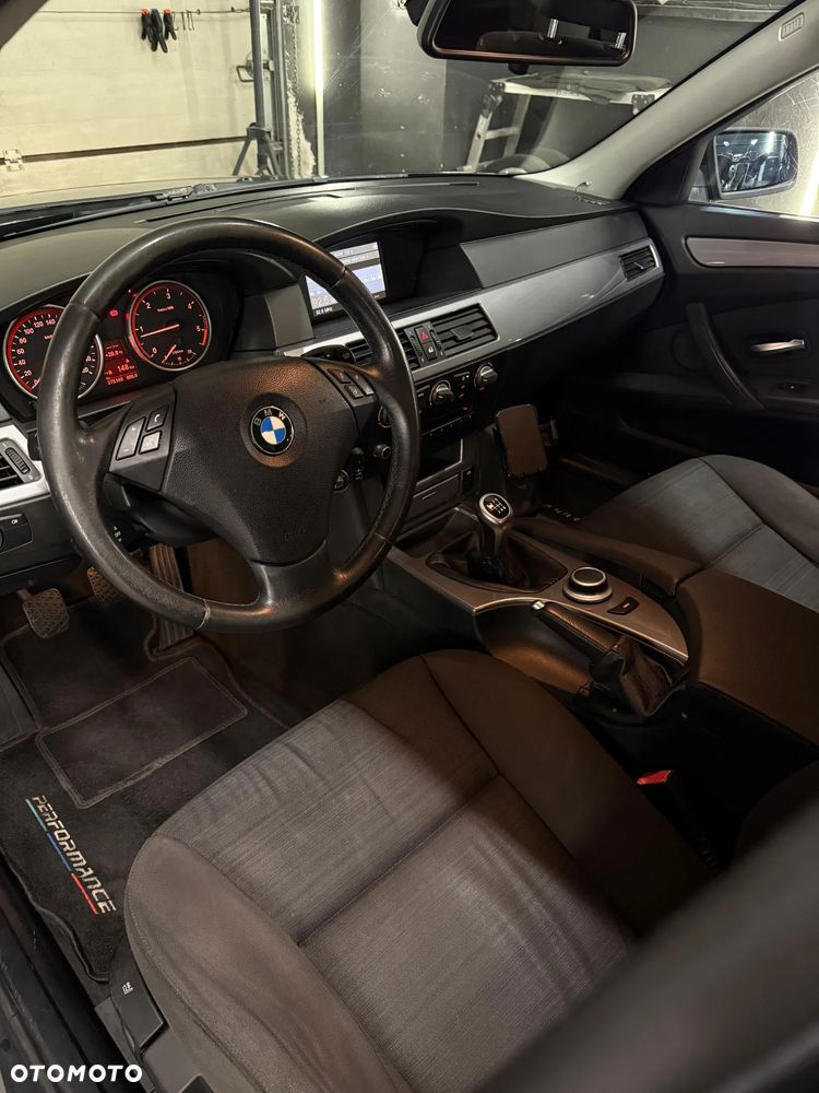 BMW Seria 5 520d - 26