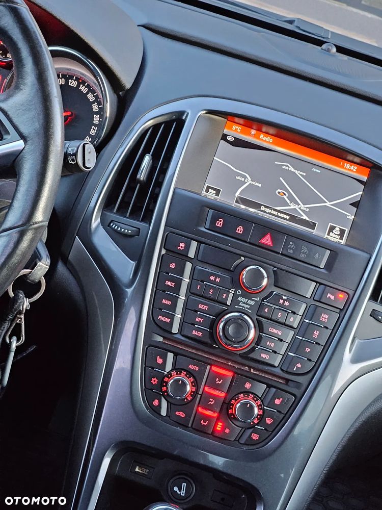 Opel Astra 1.4 T Essentia - 28