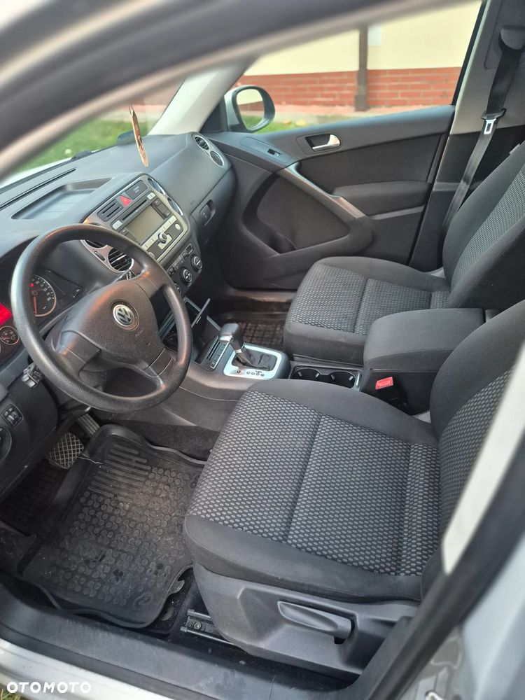 Volkswagen Tiguan - 11