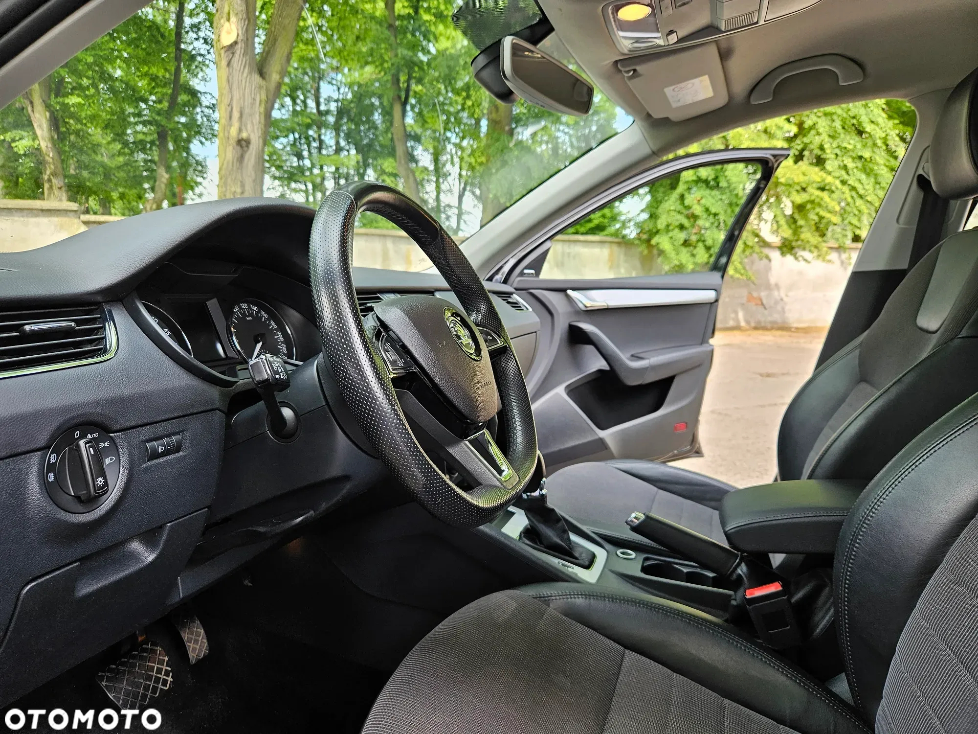 Skoda Octavia Combi 1.6 TDI (Green tec) DSG Style - 20