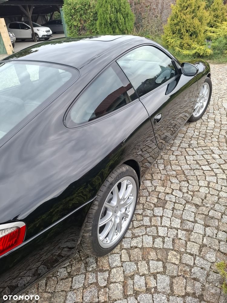 Porsche 911 Carrera - 4