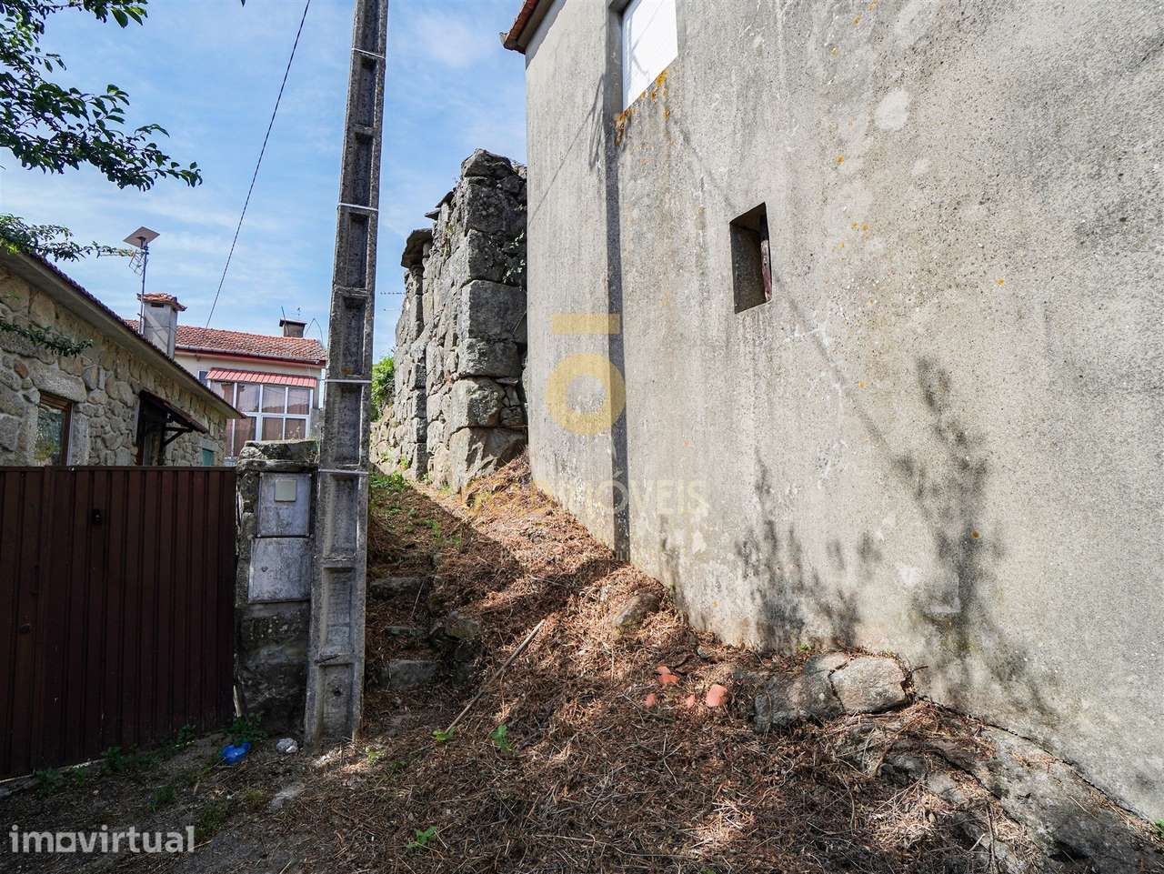 Moradia para Restaurar T2 Venda em Fornelos,Cinfães - Grande imagem: 3/13