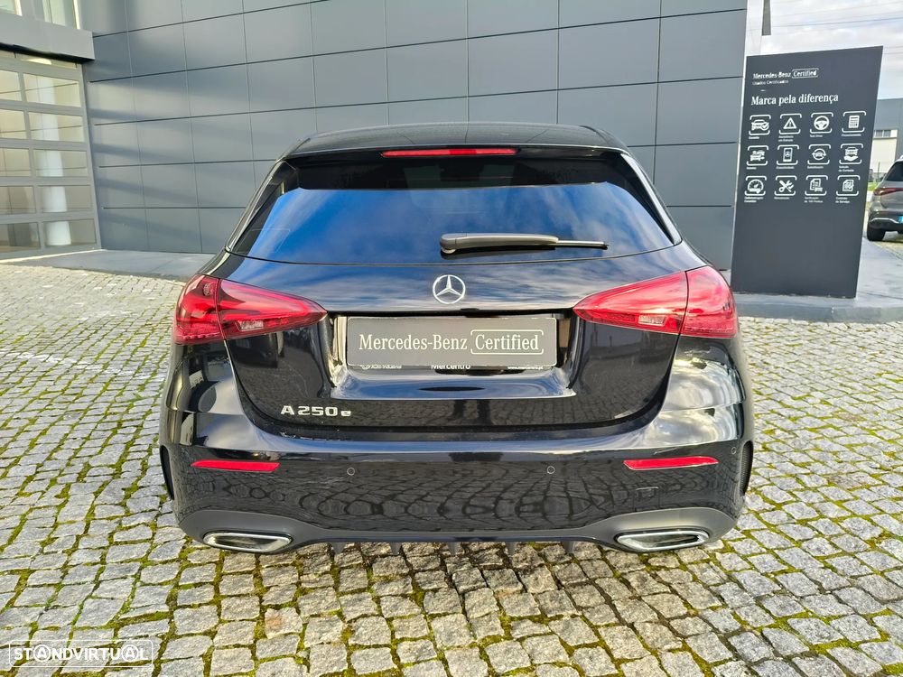Mercedes-Benz A 250 e 8G-DCT AMG Line - 12