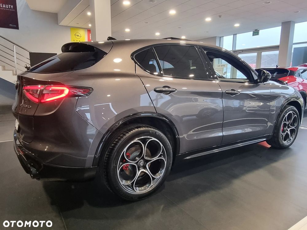 Alfa Romeo Stelvio 2.0 Turbo Veloce Q4 - 4