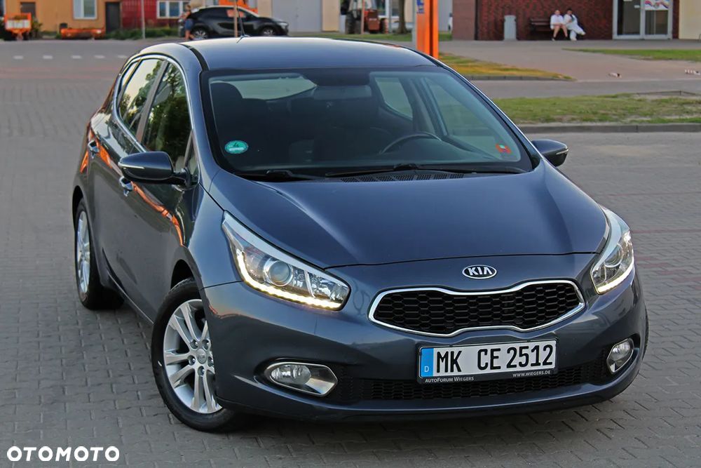 Kia Ceed 1.6 CRDi 128 Dream-Team Edition - 1