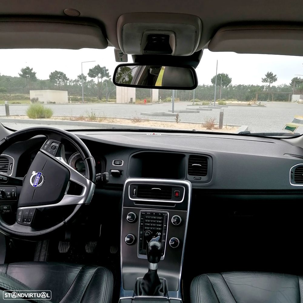 Volvo V60 1.6 D2 Momentum Eco - 22