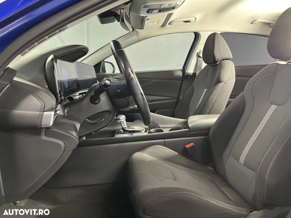 Hyundai Elantra - 16