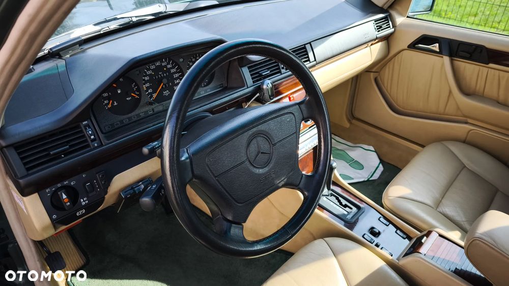 Mercedes-Benz 280 - 17