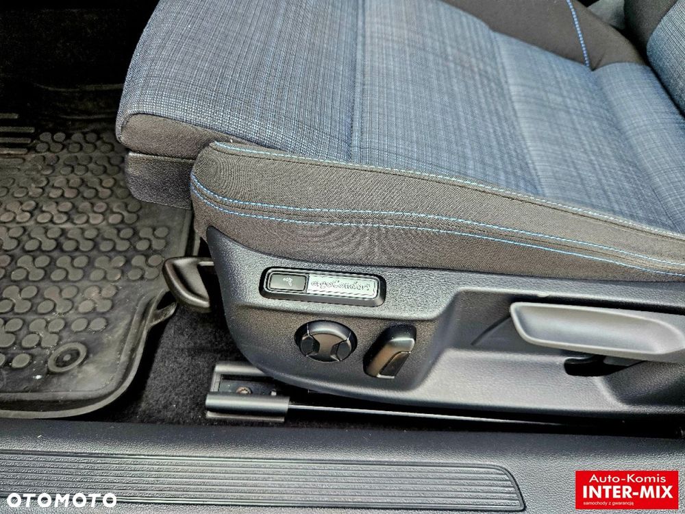 Volkswagen Passat - 31