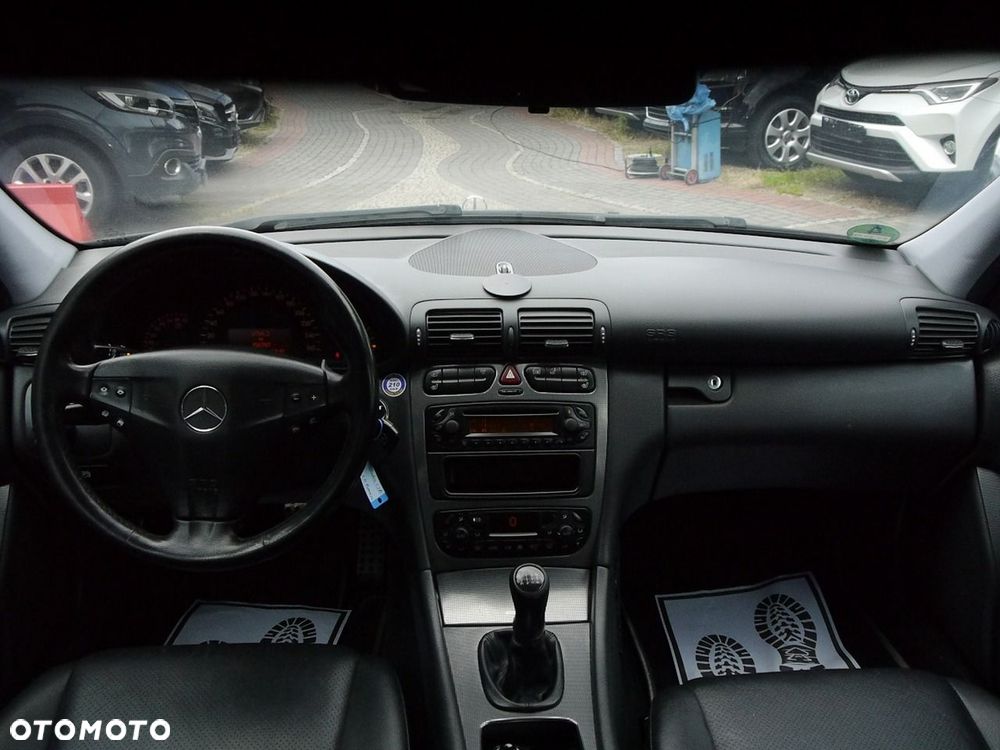 Mercedes-Benz Klasa C 200 Kompressor Avantgarde Sport Edition - 35
