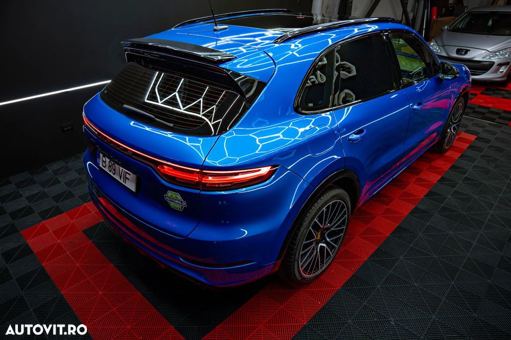 Porsche Cayenne Turbo - 7