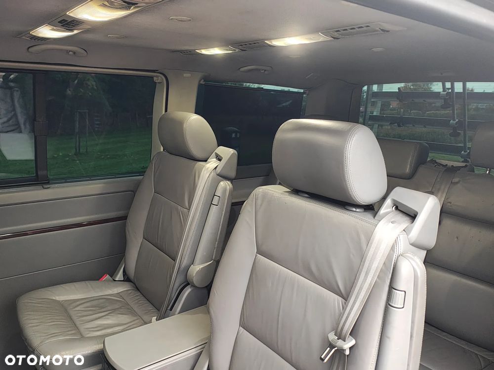 Volkswagen Multivan - 11