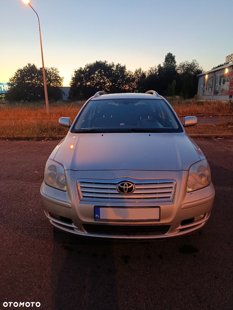 Toyota Avensis - 1