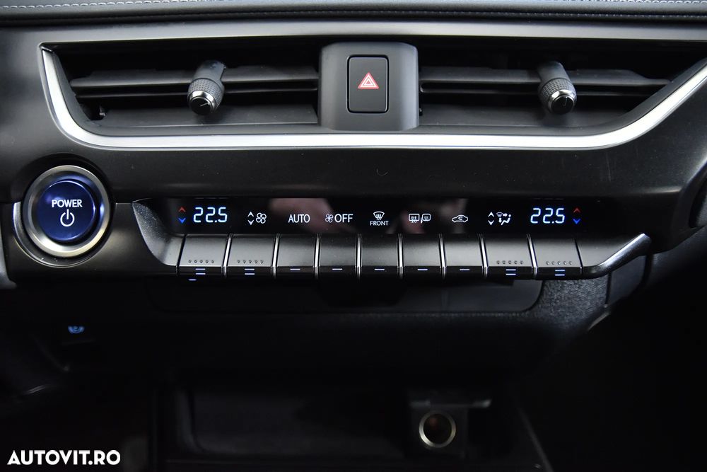 Lexus UX - 19