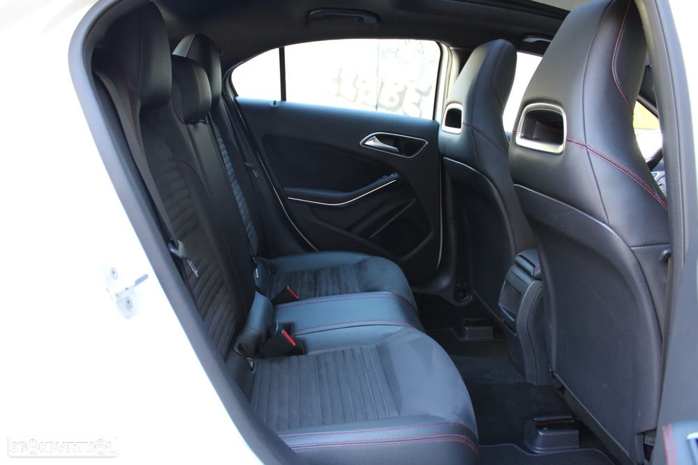Mercedes-Benz A 180 CDI BE AMG Sport — fotografia 12