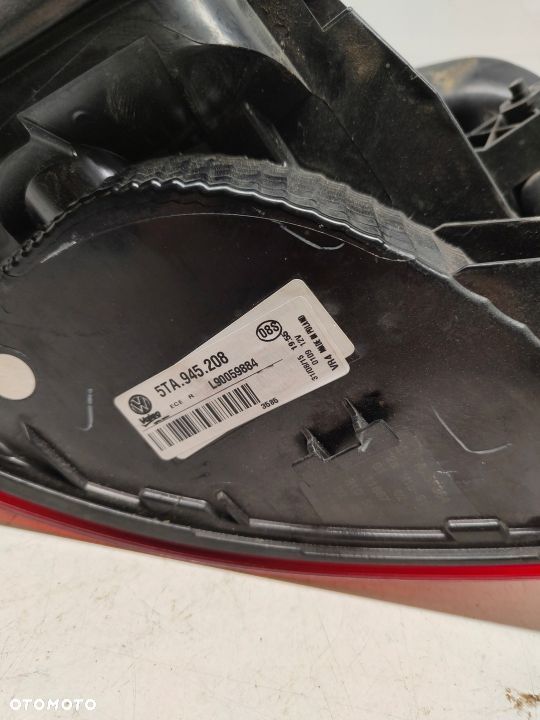 VW TOURAN II 2 LAMPA PRAWY TYŁ TYLNA 5TA945208A - 5