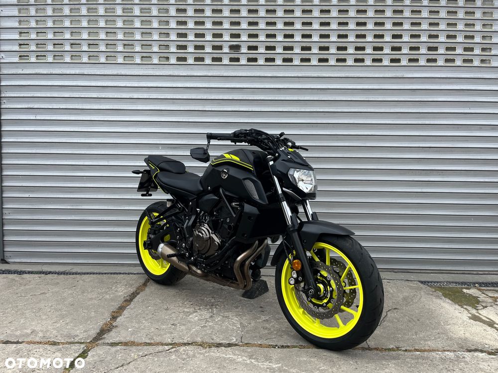 Yamaha MT - 27