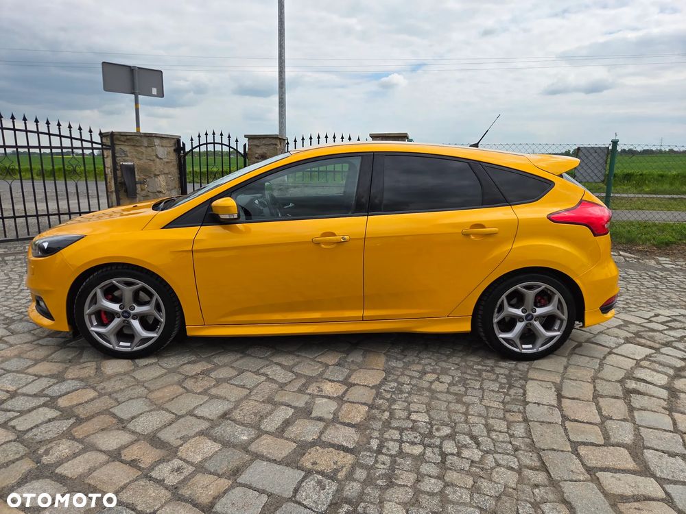 Ford Focus 2.0 TDCi ST - 11