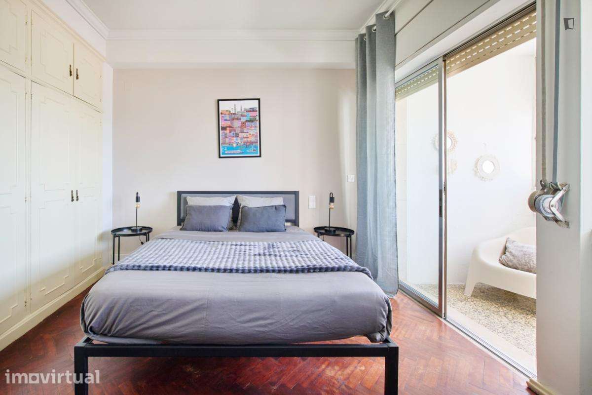 Quarto - localizado em Roma-Areeiro Lisbon - Grande imagem: 2/60