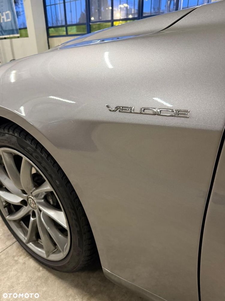 Alfa Romeo Giulia 2.2 D Turbo Veloce TI Q4 - 14