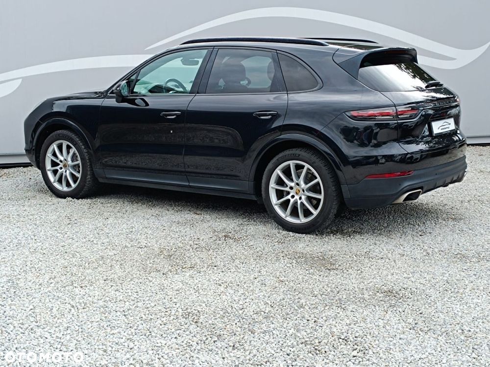 Porsche Cayenne Standard - 25