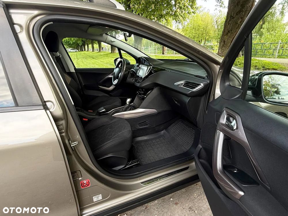 Peugeot 2008 1.2 Pure Tech Style S&S - 7