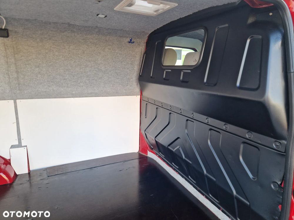 Volkswagen Transporter - 28